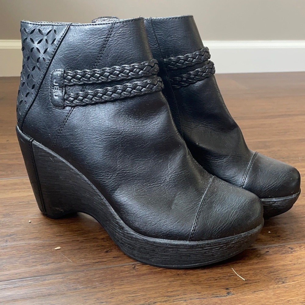JBU slip Resistant wedge booties